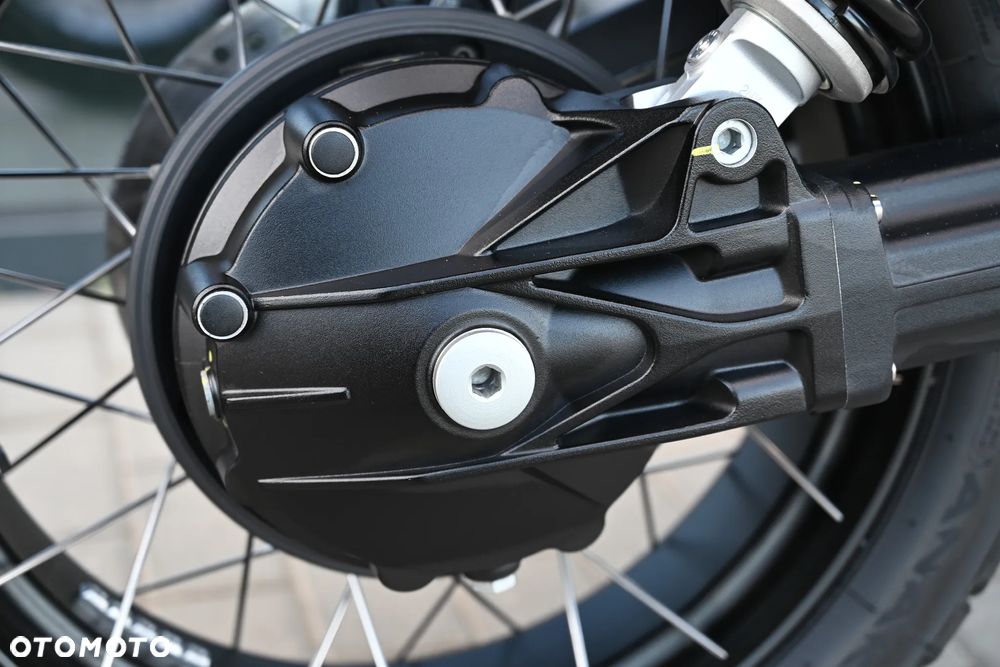 Moto Guzzi V85 - 19