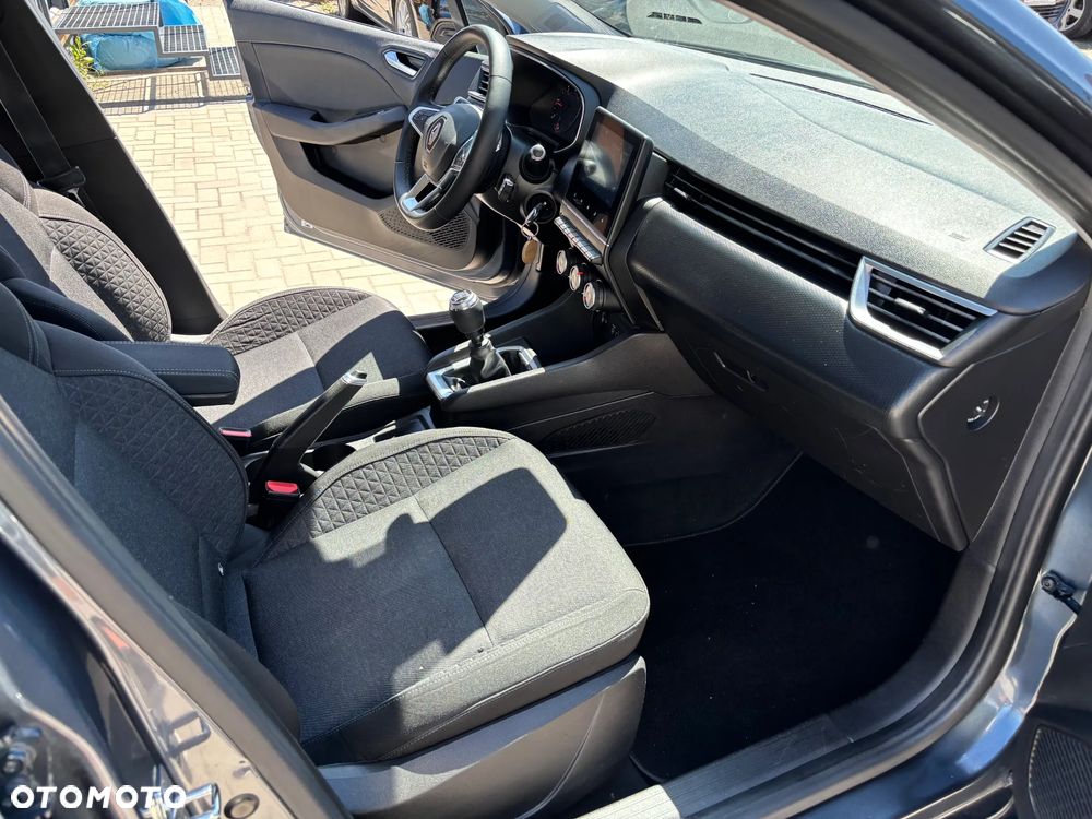 Renault Clio - 22