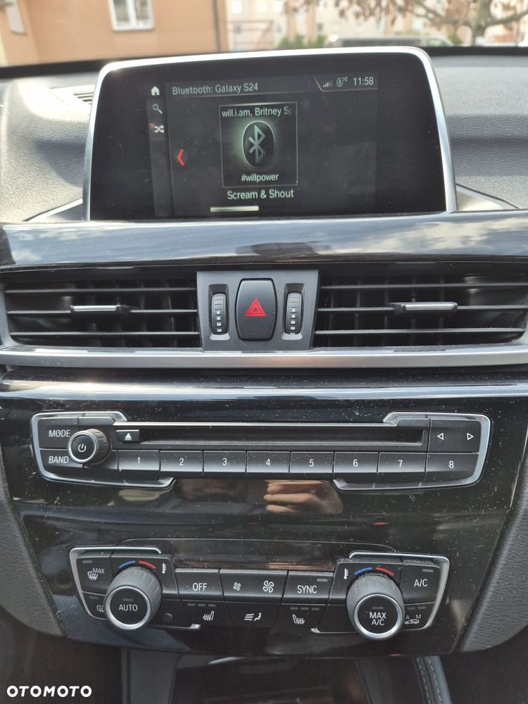 BMW X1 xDrive28i Sport Line - 11