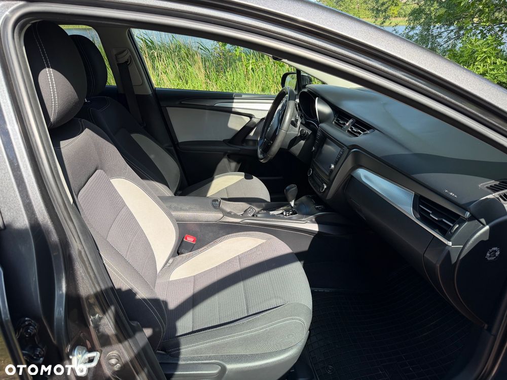 Toyota Avensis Touring Sports 1.8 Multidrive S Edition S+ - 11