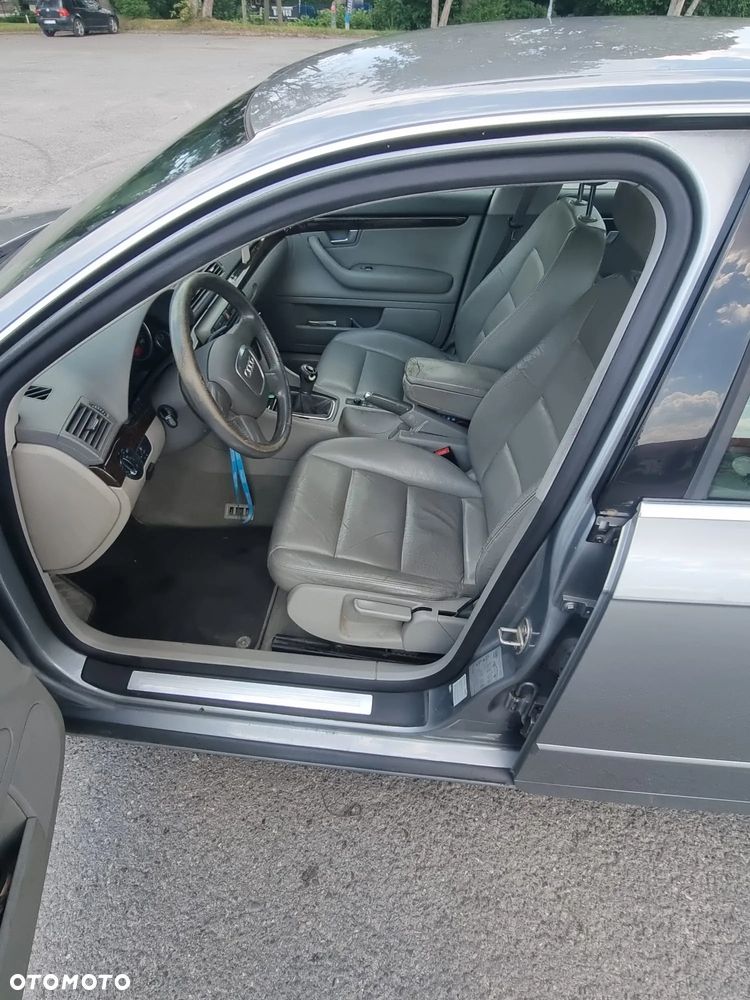 Audi A4 Limousine - 10