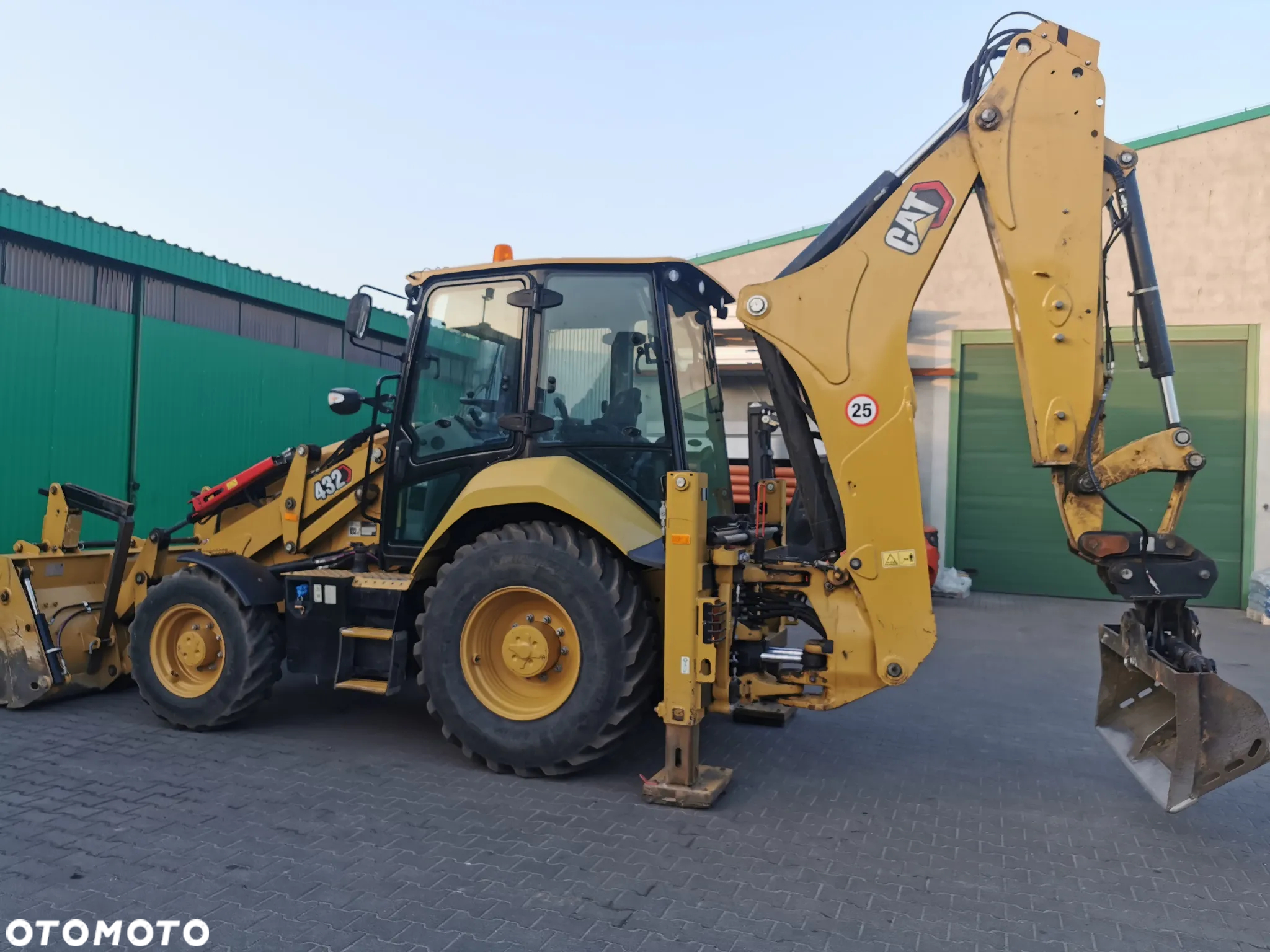 Caterpillar Caterpillar CAT 432F2 2021r łyżka skrętna 2700mth - 2