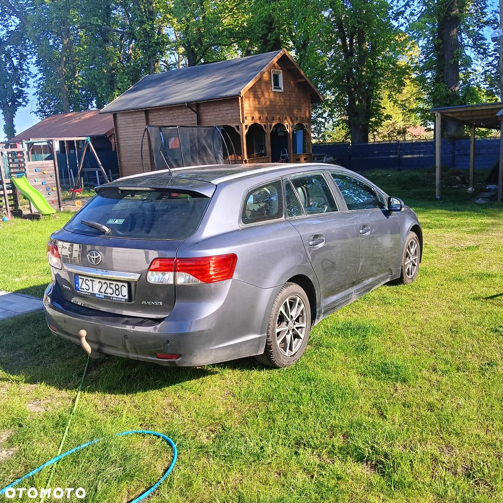 Toyota Avensis 1.6 Active - 3