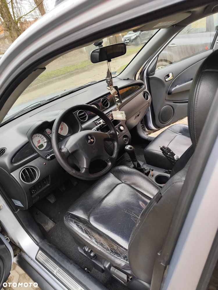 Mitsubishi Outlander 2.0 Comfort 4WD - 10