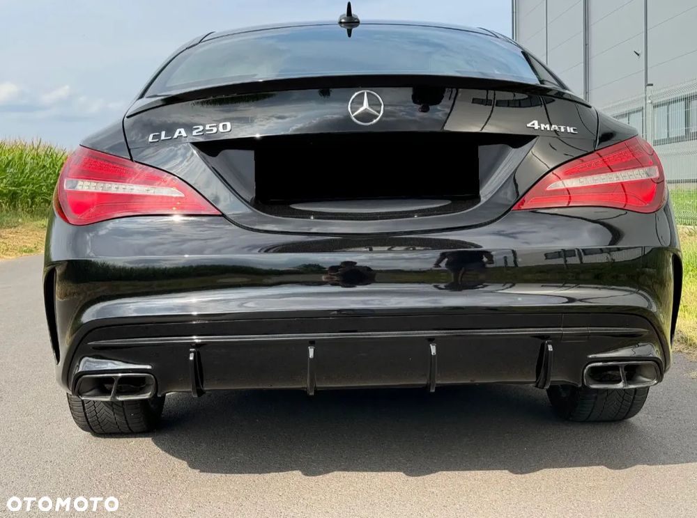 Mercedes-Benz CLA 250 4-Matic AMG Line - 7
