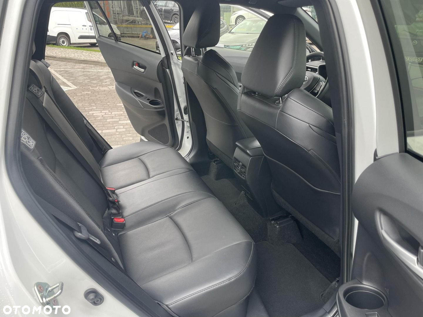 Toyota Corolla Cross - 16