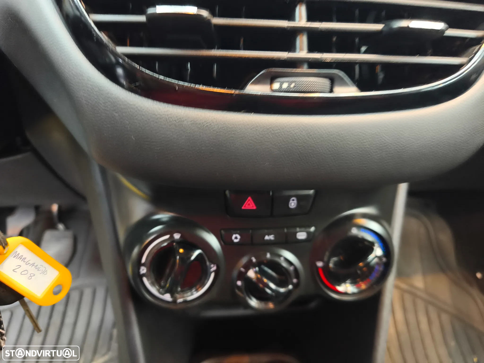 Peugeot 208 1.2 PureTech Signature - 14