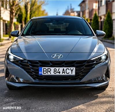 Hyundai Elantra - 2