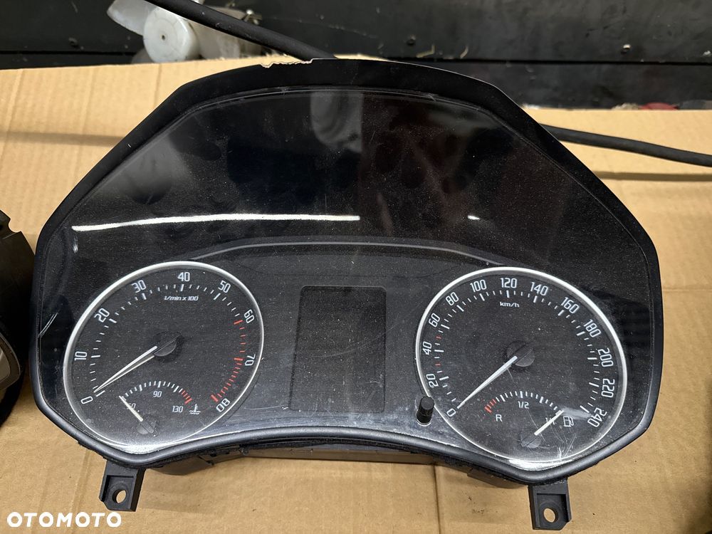 Skoda oktavia II lift  Zegar licznik 1Z0920803Q - 300 złoty  Sterownik ECU 03L906022RD - 300 złoty  Pompa abs 1K0907379AK - 500 złoty  Licznik zegary 1Z0920841B - 300 złoty  Lampa przód xenon bixenon skrętny przód lewa skoda Octavia II lift 2012r 1ZL24705205 - 1000 złoty  Lampa przód octavia II lift lewa 1LL24705203 - 300 złoty - 10