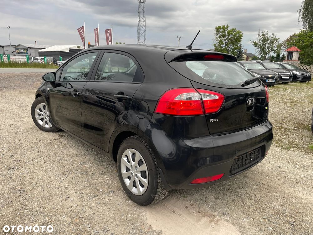 Kia Rio 2015 photo 4