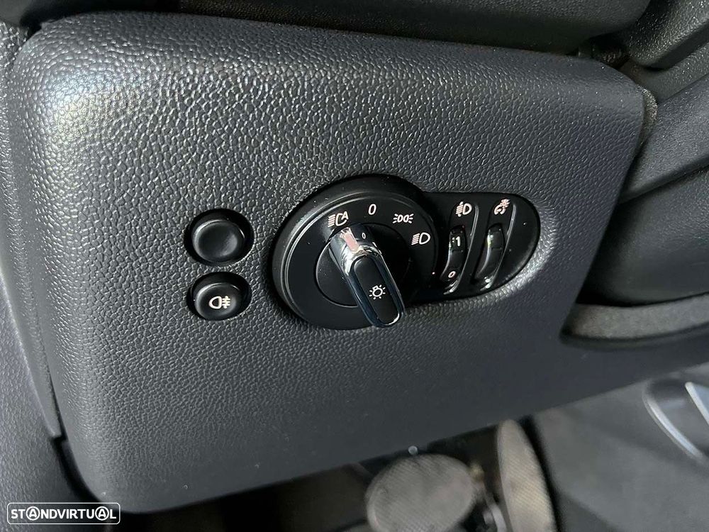 MINI 3 Portas Cooper SE Classic - 21