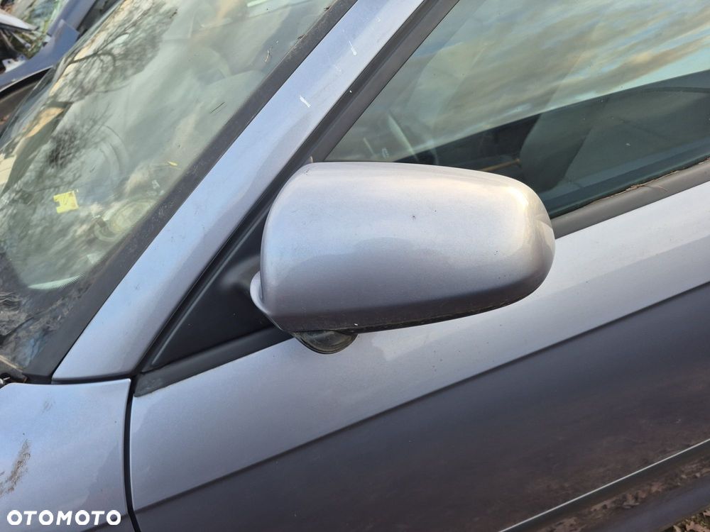 Lusterko prawe lewe audi a3 8p kolor ly7h