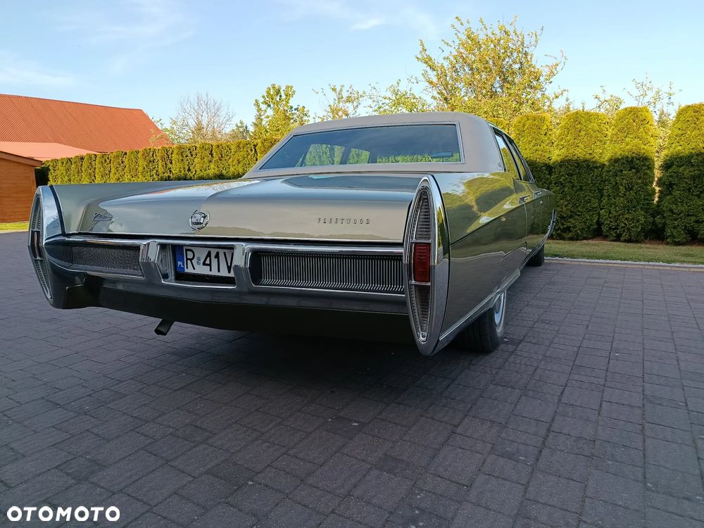 Cadillac Deville - 10
