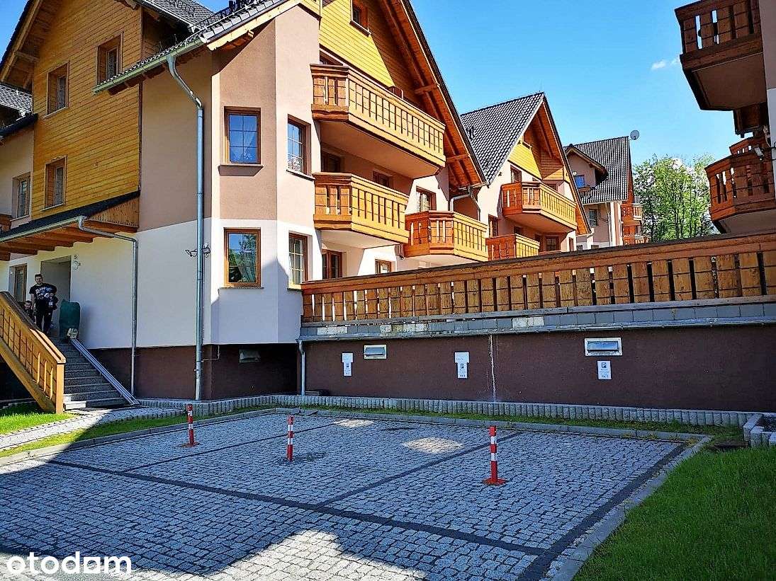 Apartament w Karpaczu z dużym tarasem z widokiem