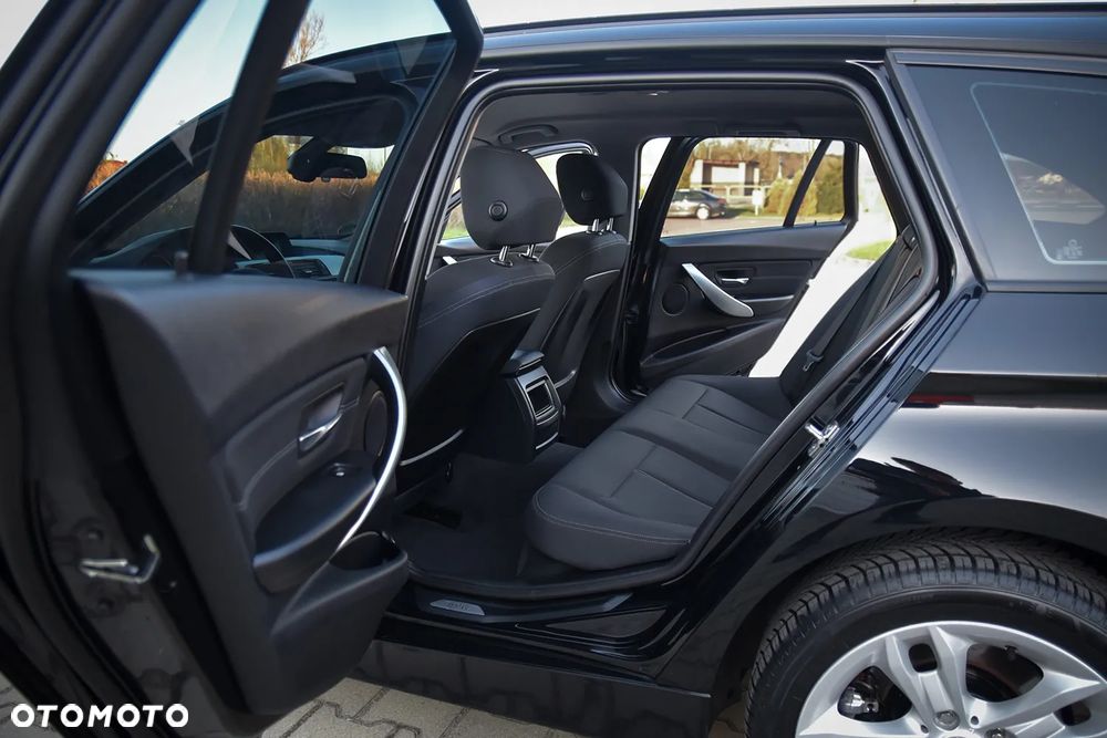 BMW Seria 3 318d Sport Line - 27