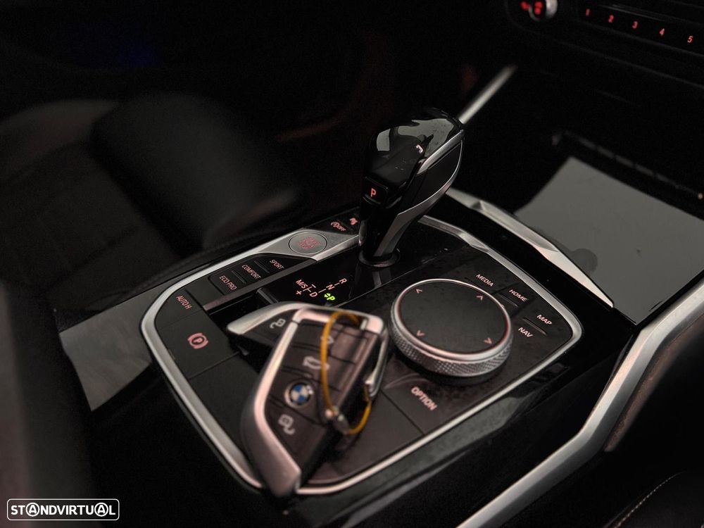 BMW 318 d Touring Line Sport Auto - 11