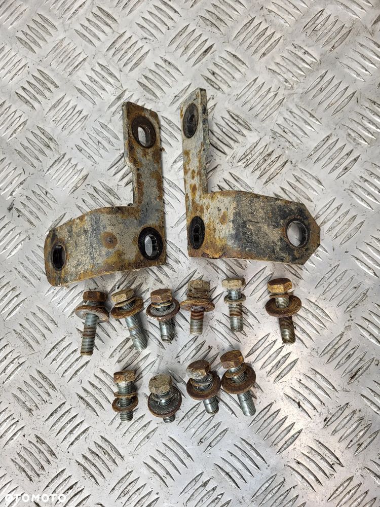 Suzuki Grand Vitara II Hak Holowniczy Belka Kula 3D - 10