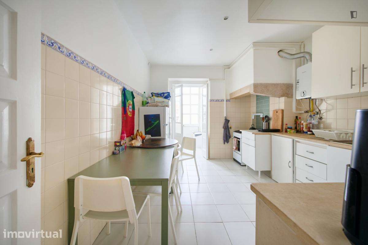 Quarto - localizado em Entrecampos Lisbon - Grande imagem: 2/36