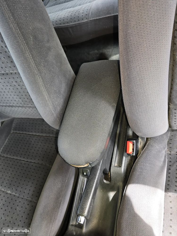 VW Passat Variant 1.9 TDi Confortline - 35