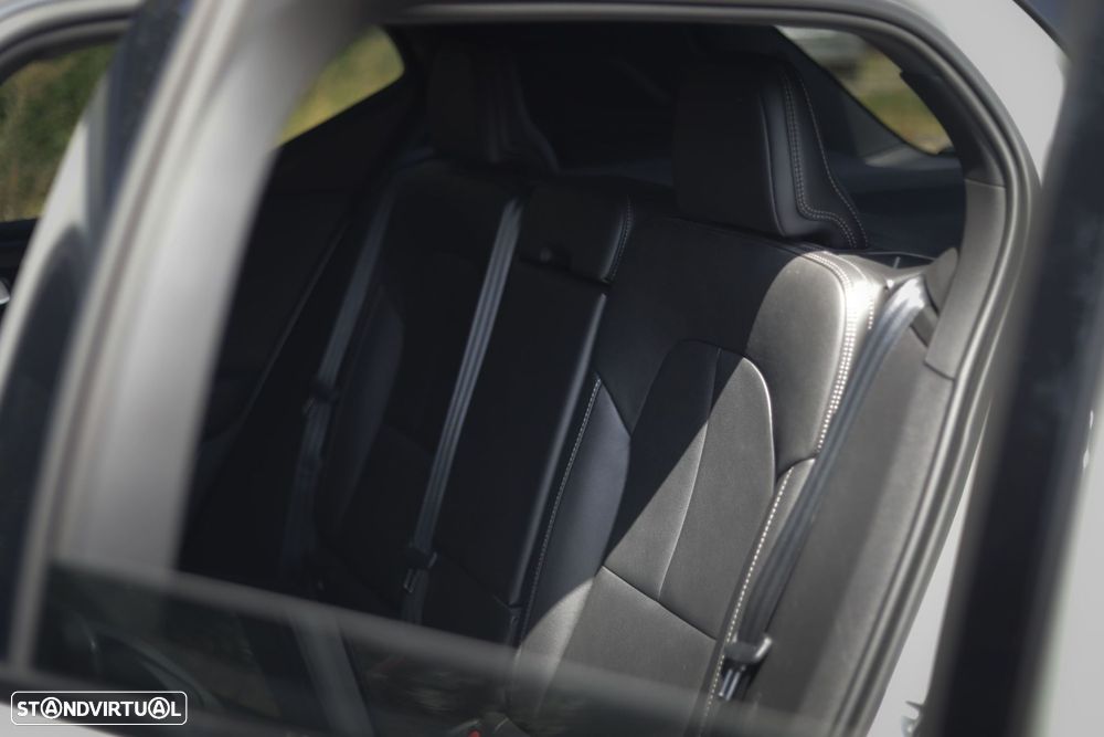 Volvo XC 40 2.0 D3 R-Design - 27