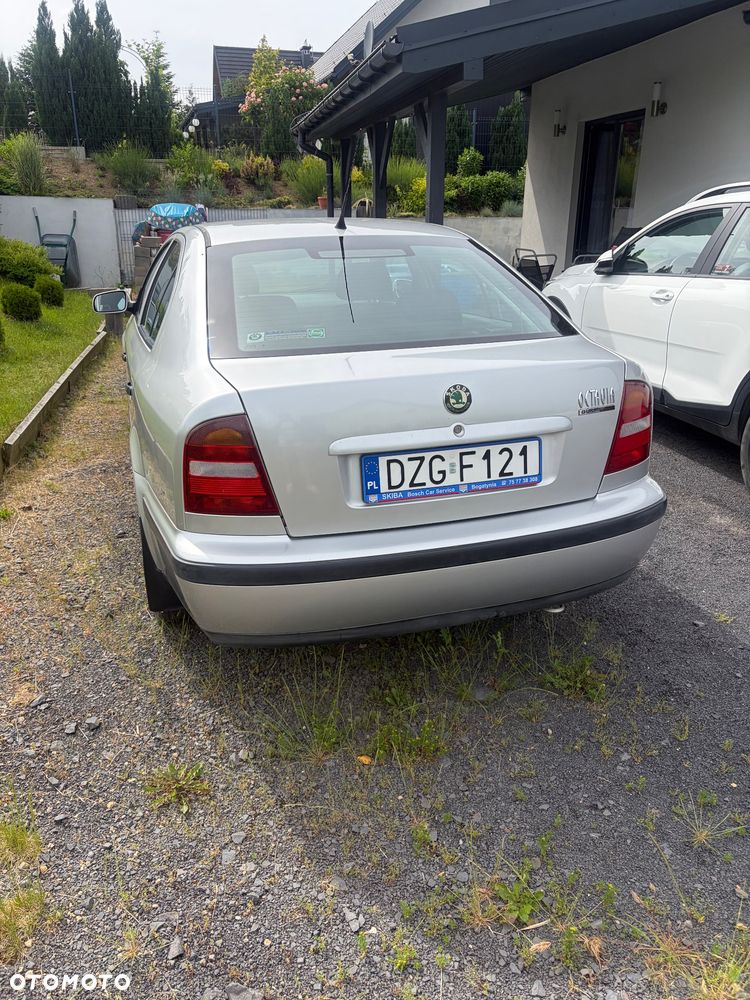 Skoda Octavia 1.6 GLX - 6