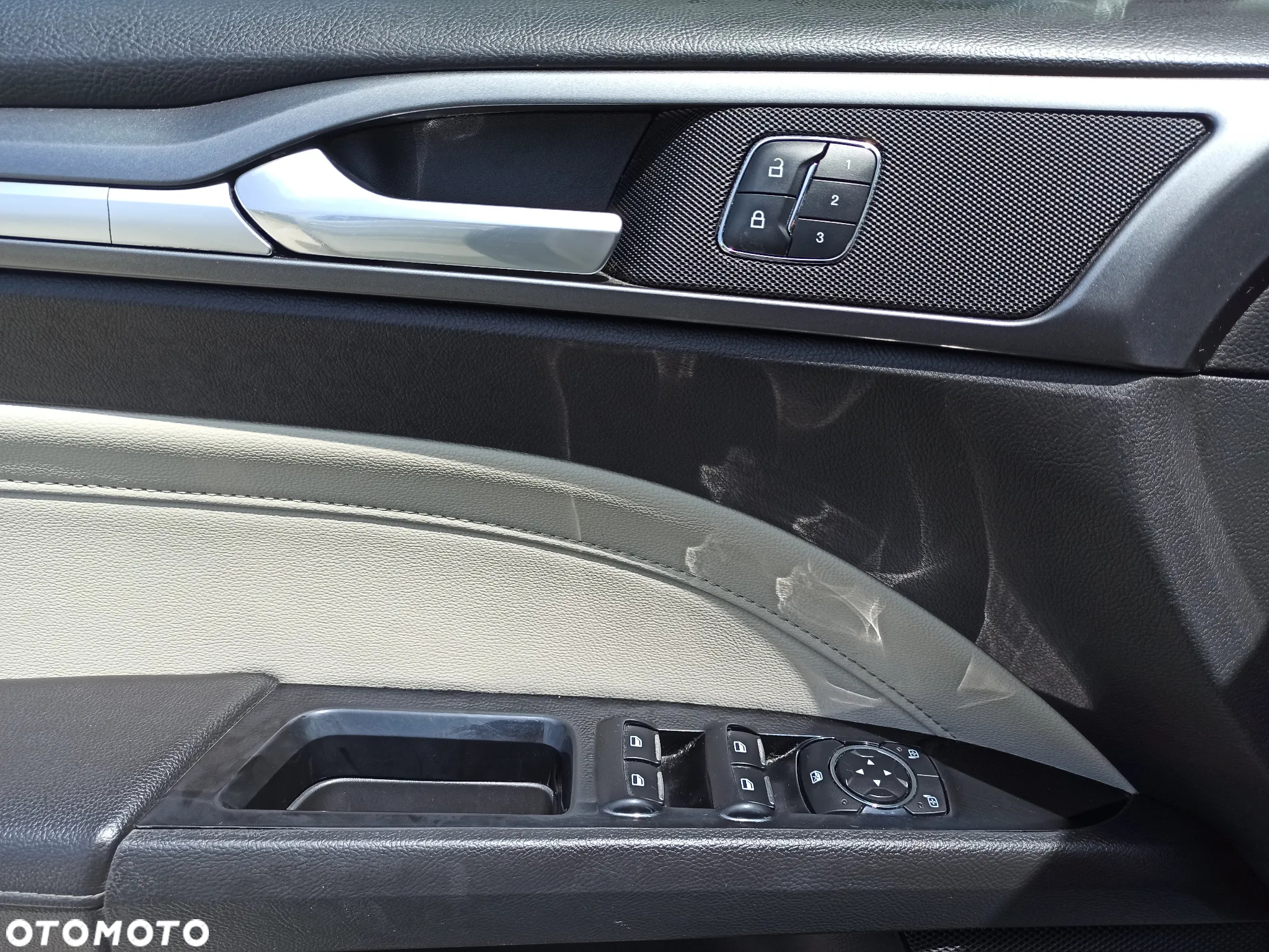 Ford Fusion 2.0 EcoBoost Titanium - 21