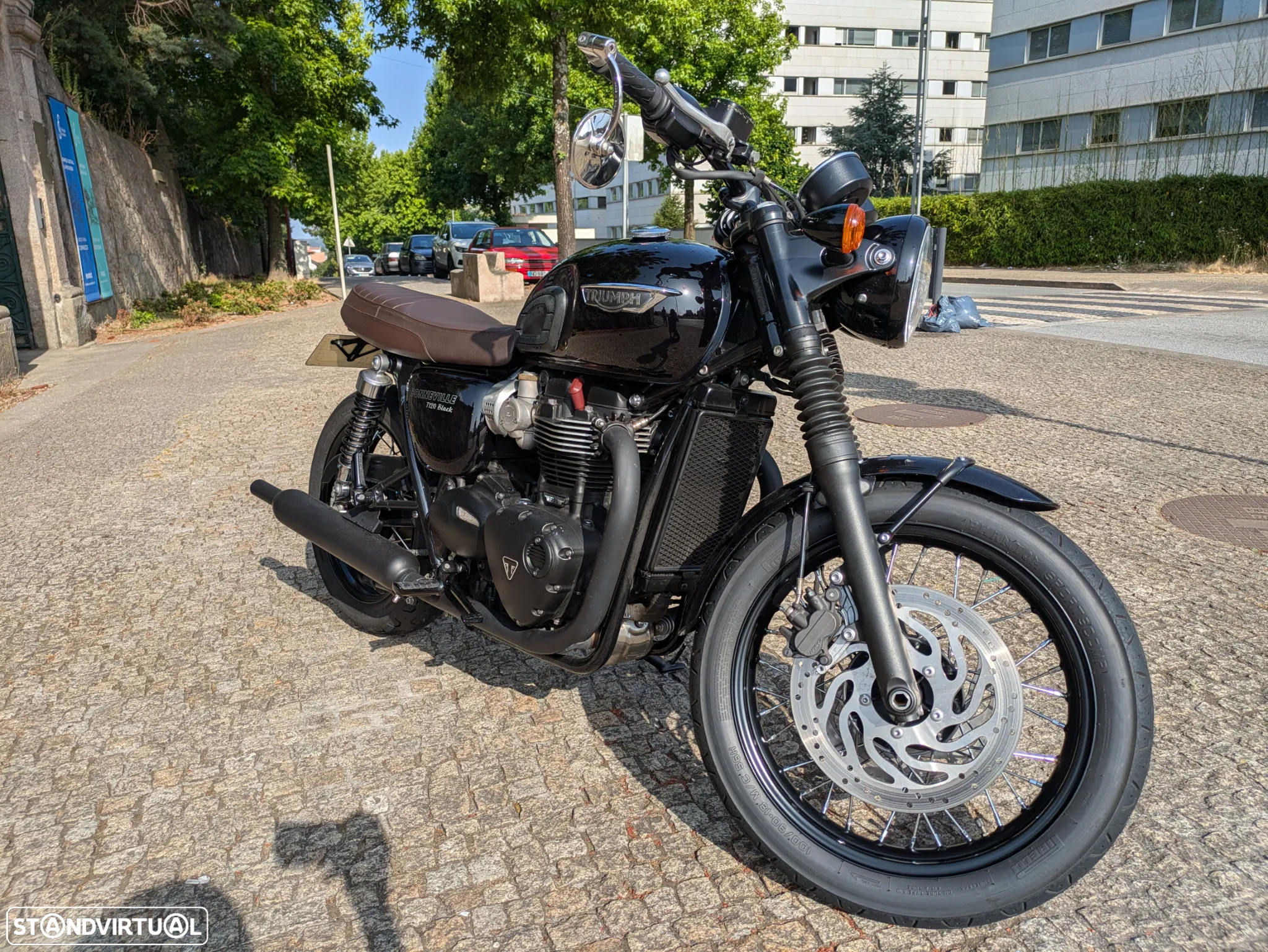 Triumph Bonneville T120 Black - 12