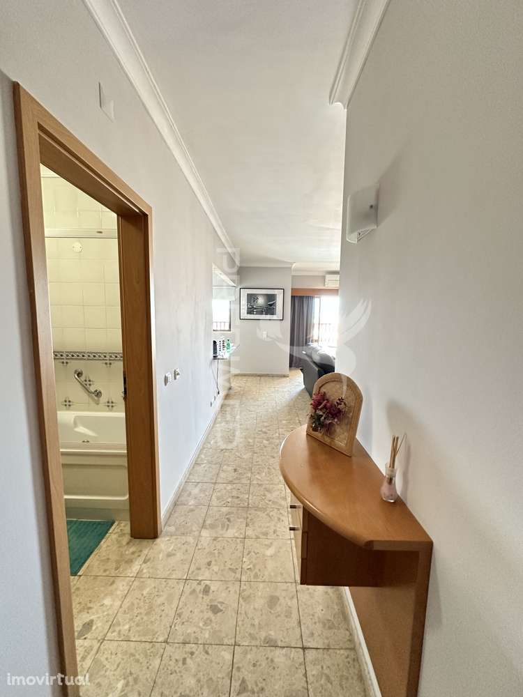 Apartamento T0 para arrendamento ao ano em condomínio privado! - Grande imagem: 4/18