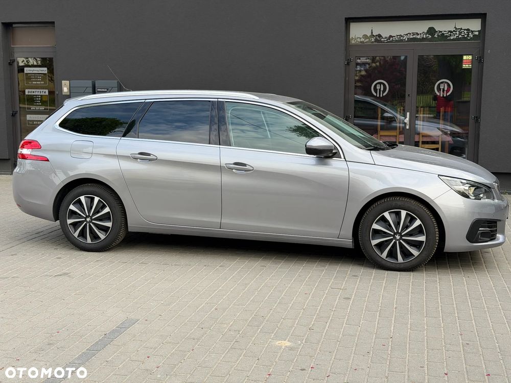 Peugeot 308 1.2 PureTech Allure S&S - 6