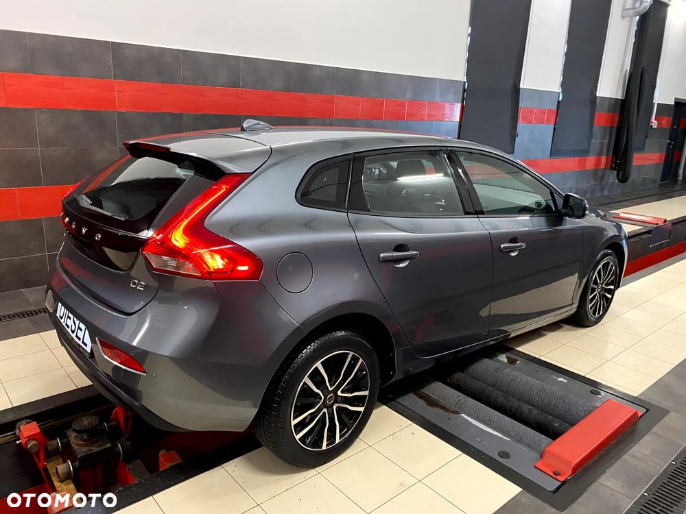 Volvo V40 D2 Drive-E Summum - 9