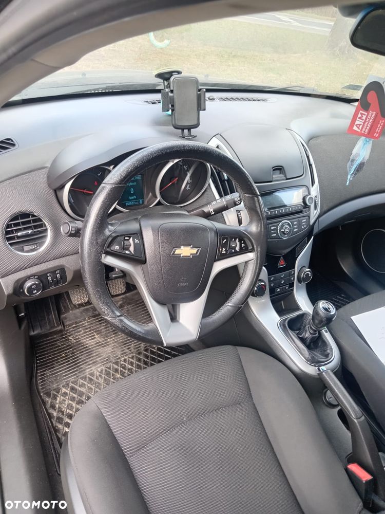 Chevrolet Cruze - 4