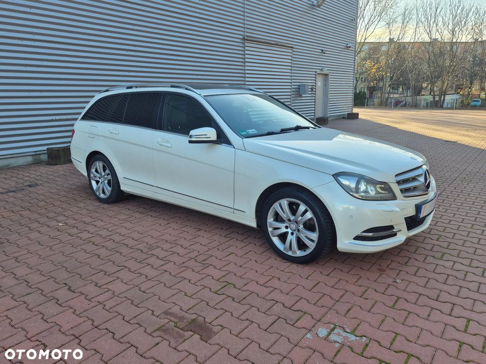 Mercedes-Benz Klasa C 350 CDI DPF (BlueEFFICIENCY) 7G-TRONIC Avantgarde - 5