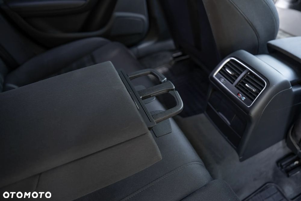 Audi A4 Avant 2.0 TDI DPF clean diesel quattro S line Sportpaket - 28
