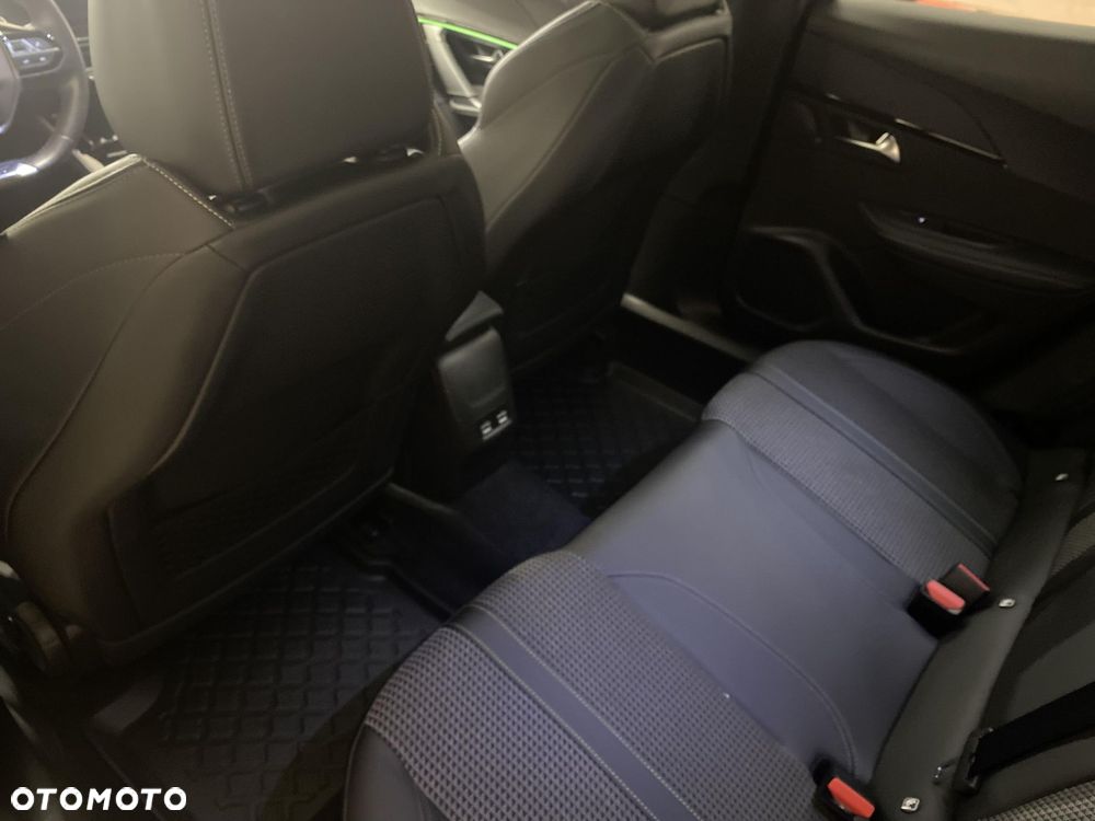 Peugeot 2008 1.2 PureTech GT Line S&S - 11