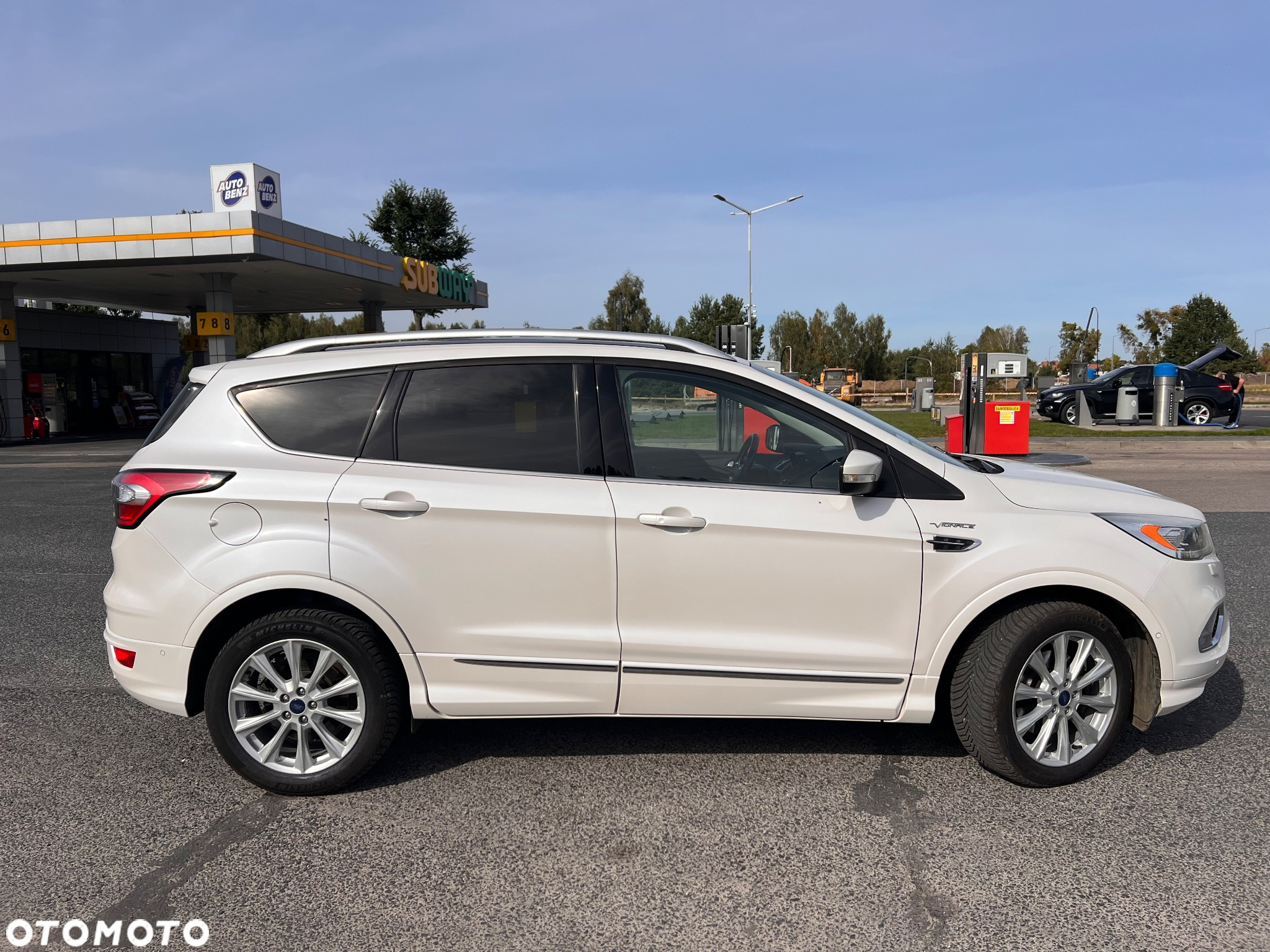 Ford Kuga 2.0 TDCi 4x4 Vignale - 4