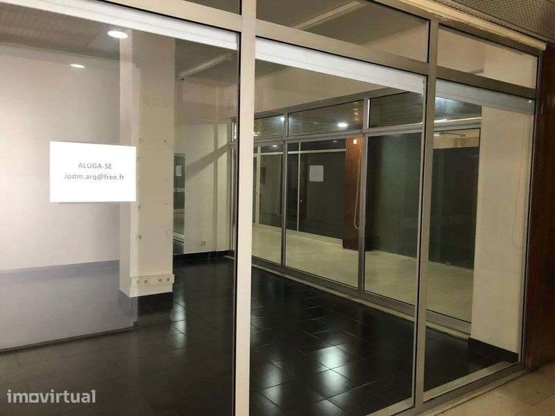 Arrenda-se  loja na Rua Professor Bento de Jesus Caraça, 43 - Grande imagem: 5/12