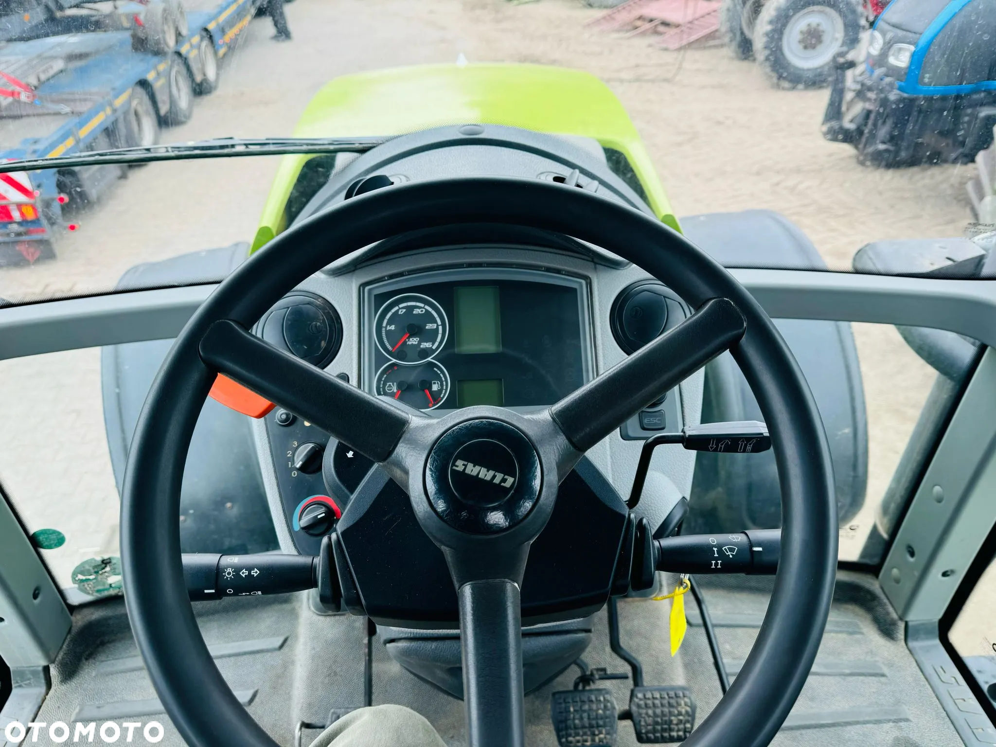 Claas Axion 810 - 11
