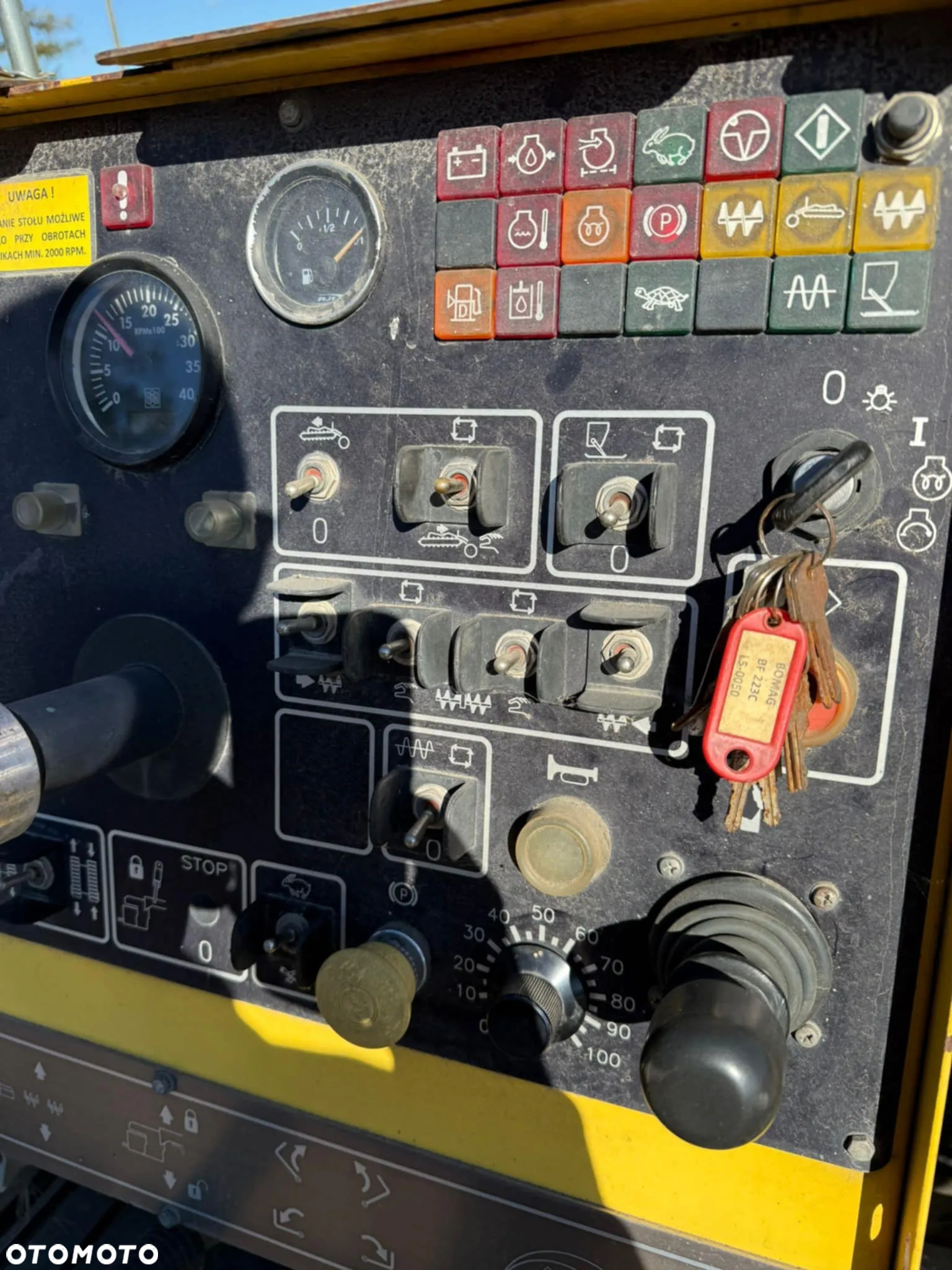 Bomag BF 223 C - 9