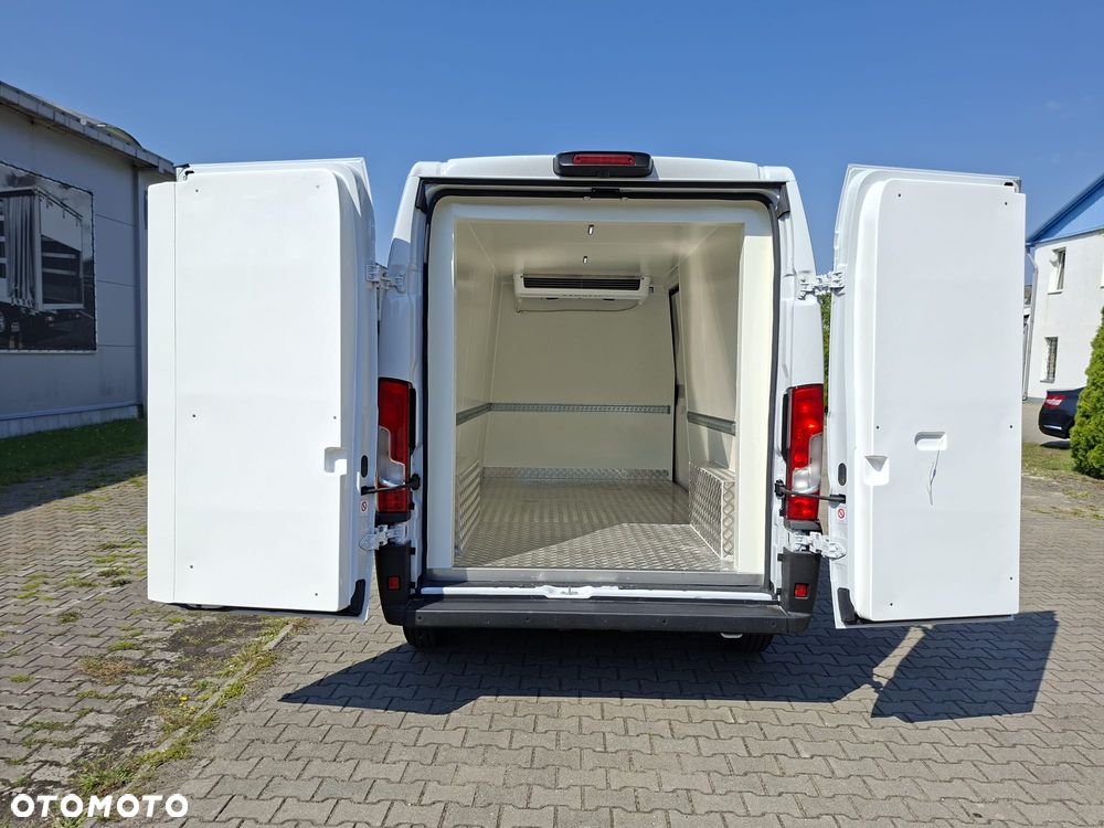 Przebudowa izotermiczna/chłodnicza busa - 2
