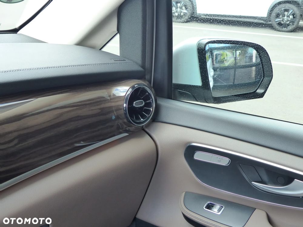 Mercedes-Benz Klasa V 300 d 4-Matic Avantgarde 9G-Tronic (d³ugi) - 32