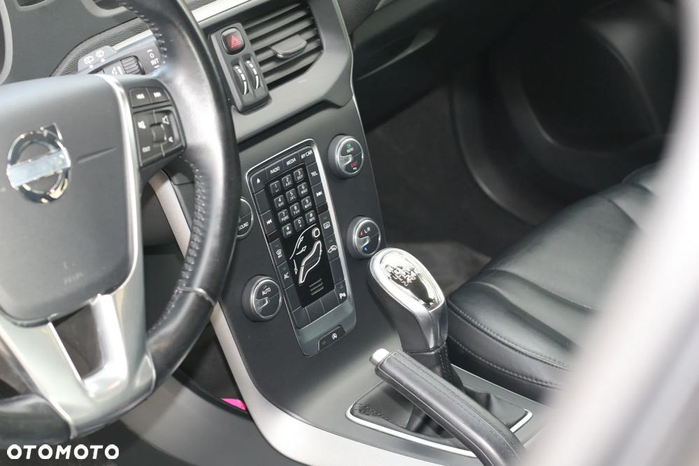 Volvo V40 T2 Momentum - 12