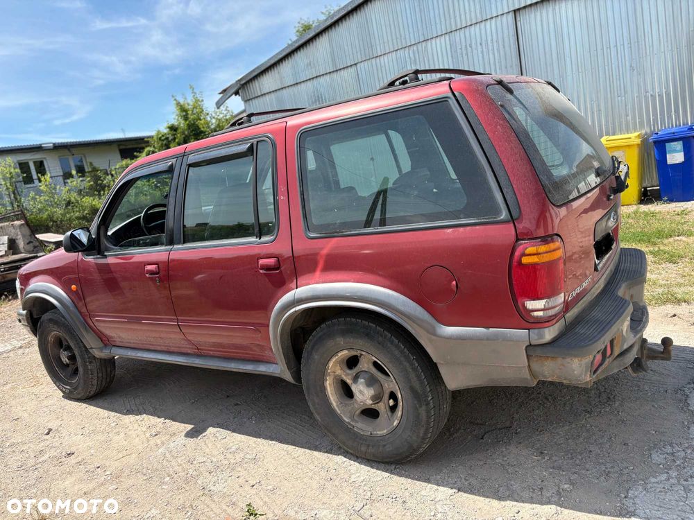 Ford Explorer - 2