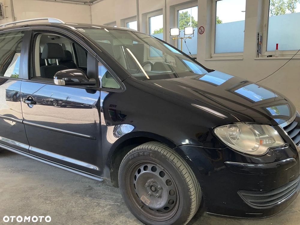 Volkswagen Touran - 4