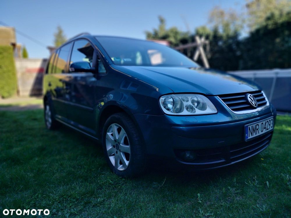 Volkswagen Touran - 1