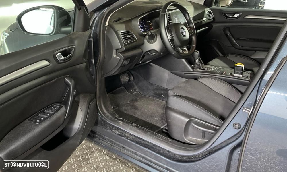 Renault Mégane Sport Tourer 1.5 Blue dCi Equilibre EDC - 4