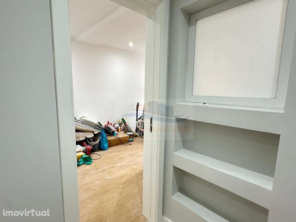 Apartamento T2 Renovado com Terraço junto à Igreja Matriz da Amador... - Grande imagem: 4/20