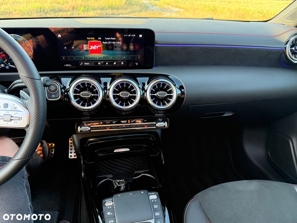 Mercedes-Benz CLA AMG 35 4-Matic 7G-DCT - 12