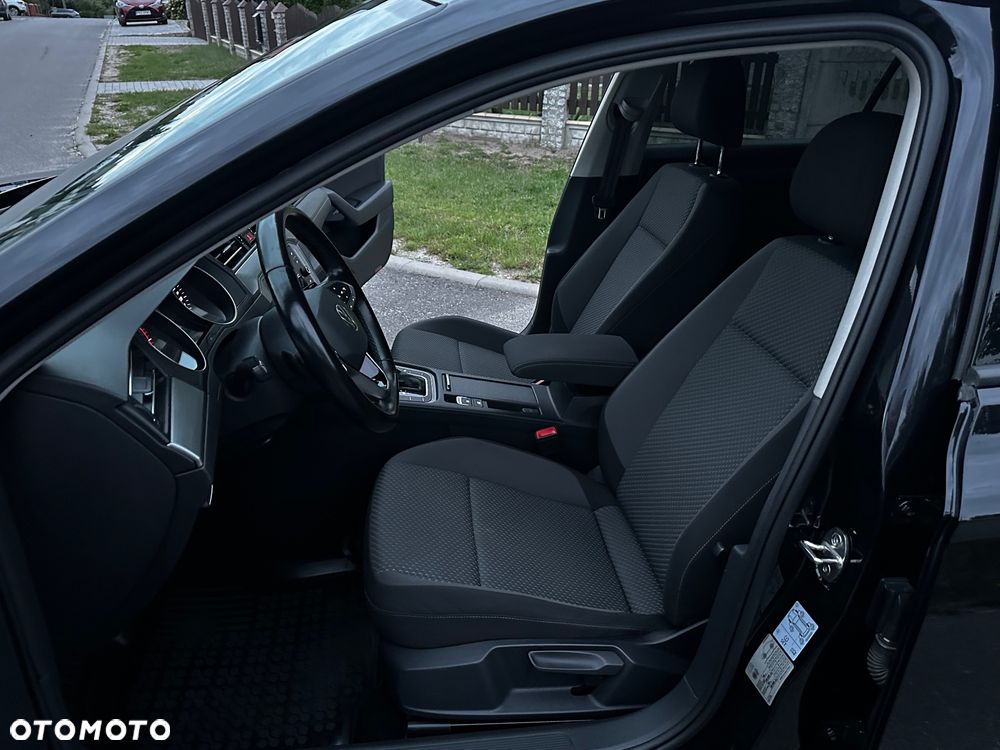 Volkswagen Passat - 20