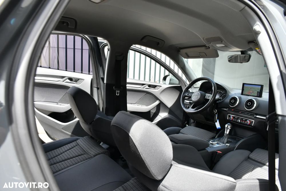 Audi A3 1.6 TDI S tronic Sport - 24