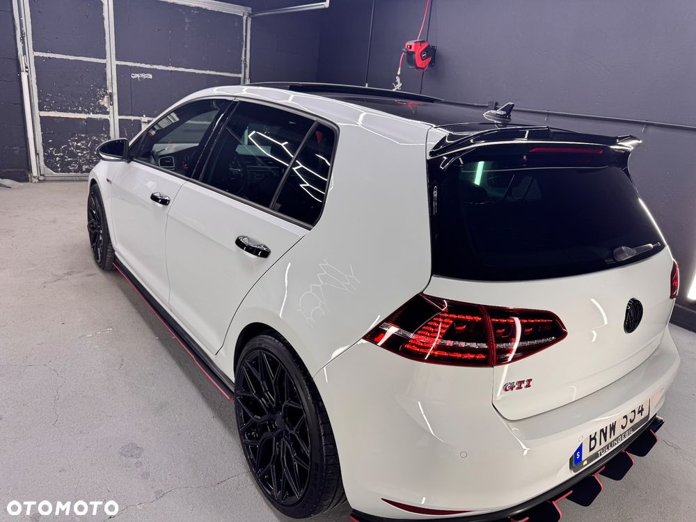 Volkswagen Golf GTI Performance BlueMotion Technology DSG - 4